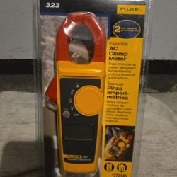323 FLUKE ESSENTIAL AC CLAMP METER 
