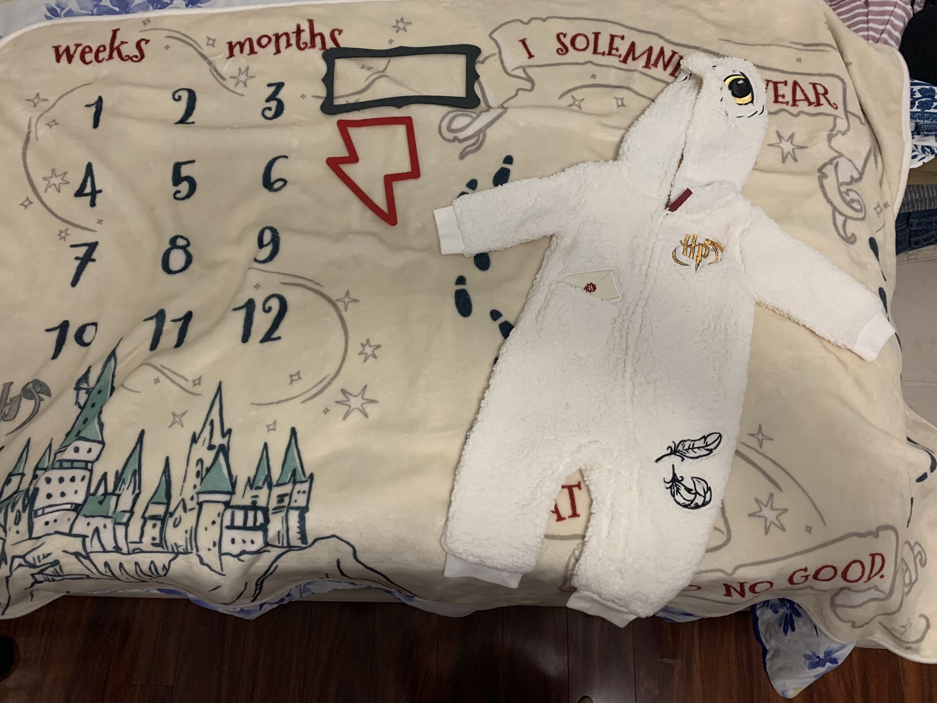 Harry Potter Countdown Blanket W/ Hedwig Fuzzy 12m Onesie