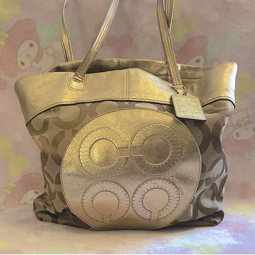 Authentic Coach Signature large Julia Tote bag (great condition)
