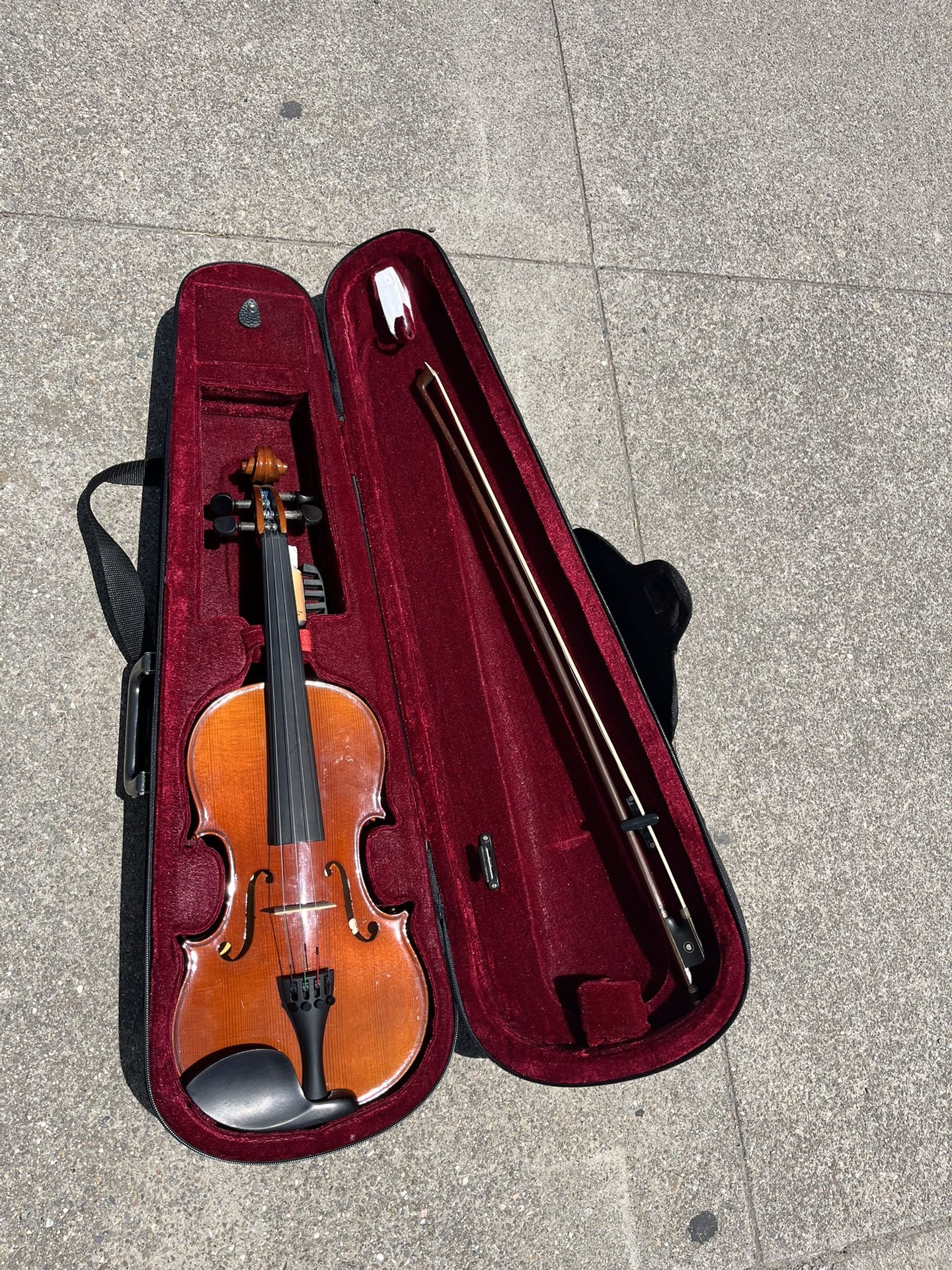 4/4 Violin Great Condition Need Gone Asap!