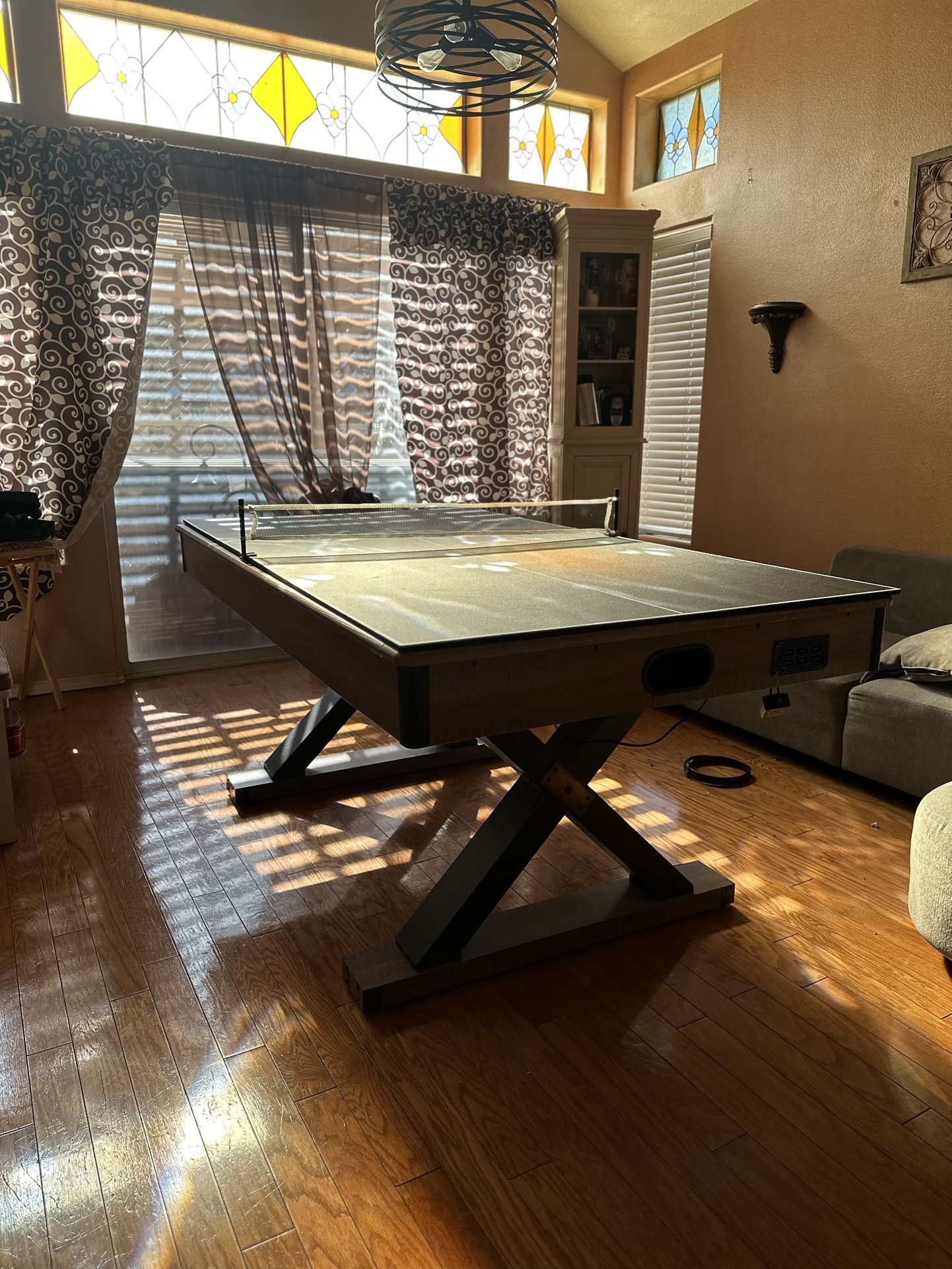 Air hockey/ Table Tennis