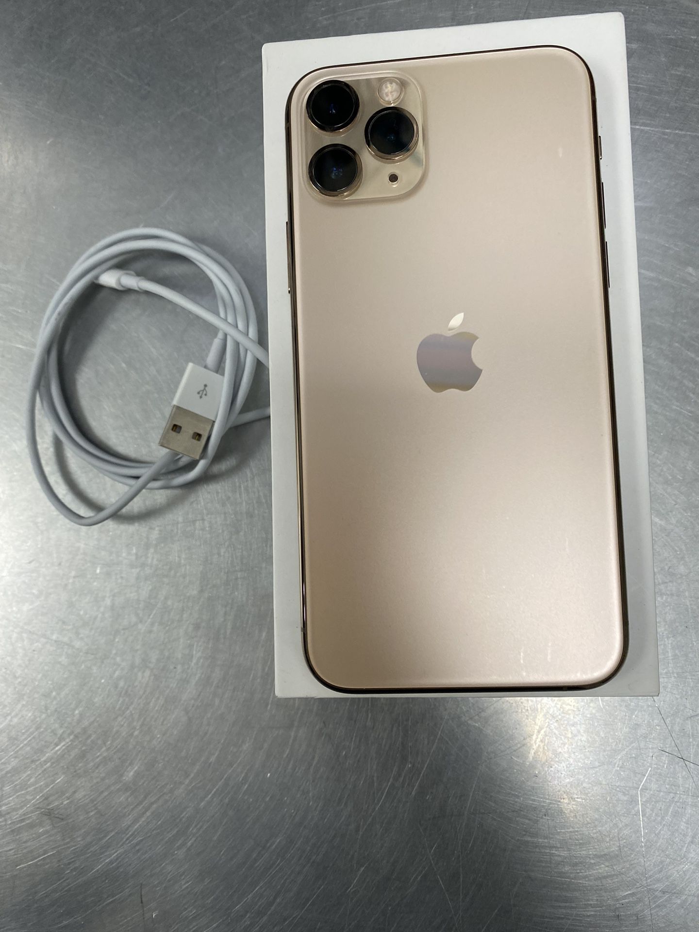 iPhone 11 Pro 64g Unlocked for Sale in Chicago, IL - OfferUp