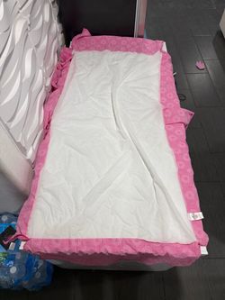 Bed skirt