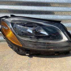2015-2018 Mercedes Benz C300 Headlight Oem 