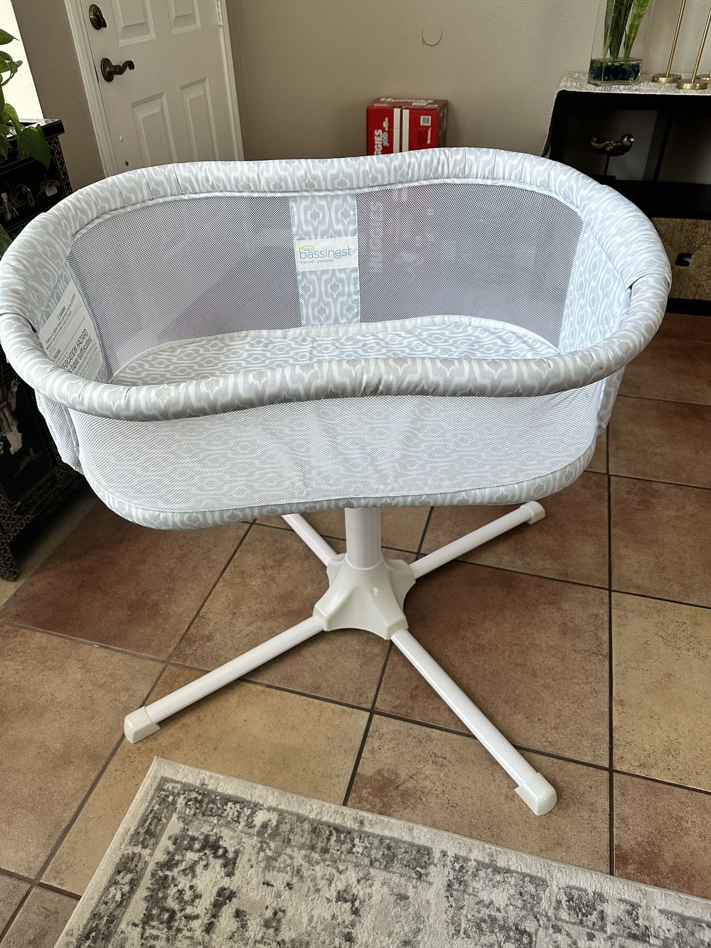 Halo Bassinest Swivel