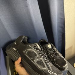 SIZE 9
