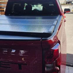 TONNEAU COVER IN STOCK FOR ALL TRUCKS, TAPADERAS EN INVENTARIO PARA TODAS LAS TROCAS, HARD TRIFOLD BED COVERS, BEDLINERS, SIDE STEPS, RACKS, BED LINER