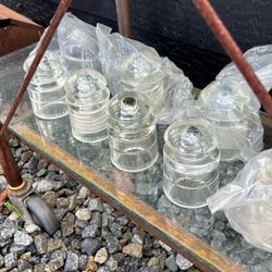 VINTAGE INSULATORS 11