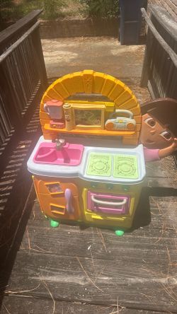 Dora the Explorer mini kitchen Dora the Explorer mini kitchen