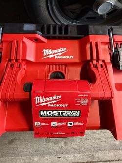Milwaukee PACKOUT 22 in. Large Portable Tool Box Fits Modular Storage System