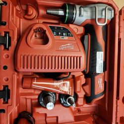 Pex  Expander/ Milwaukee 