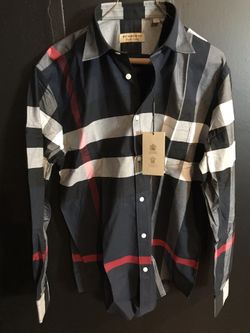 Burberry Large new with tags 175$