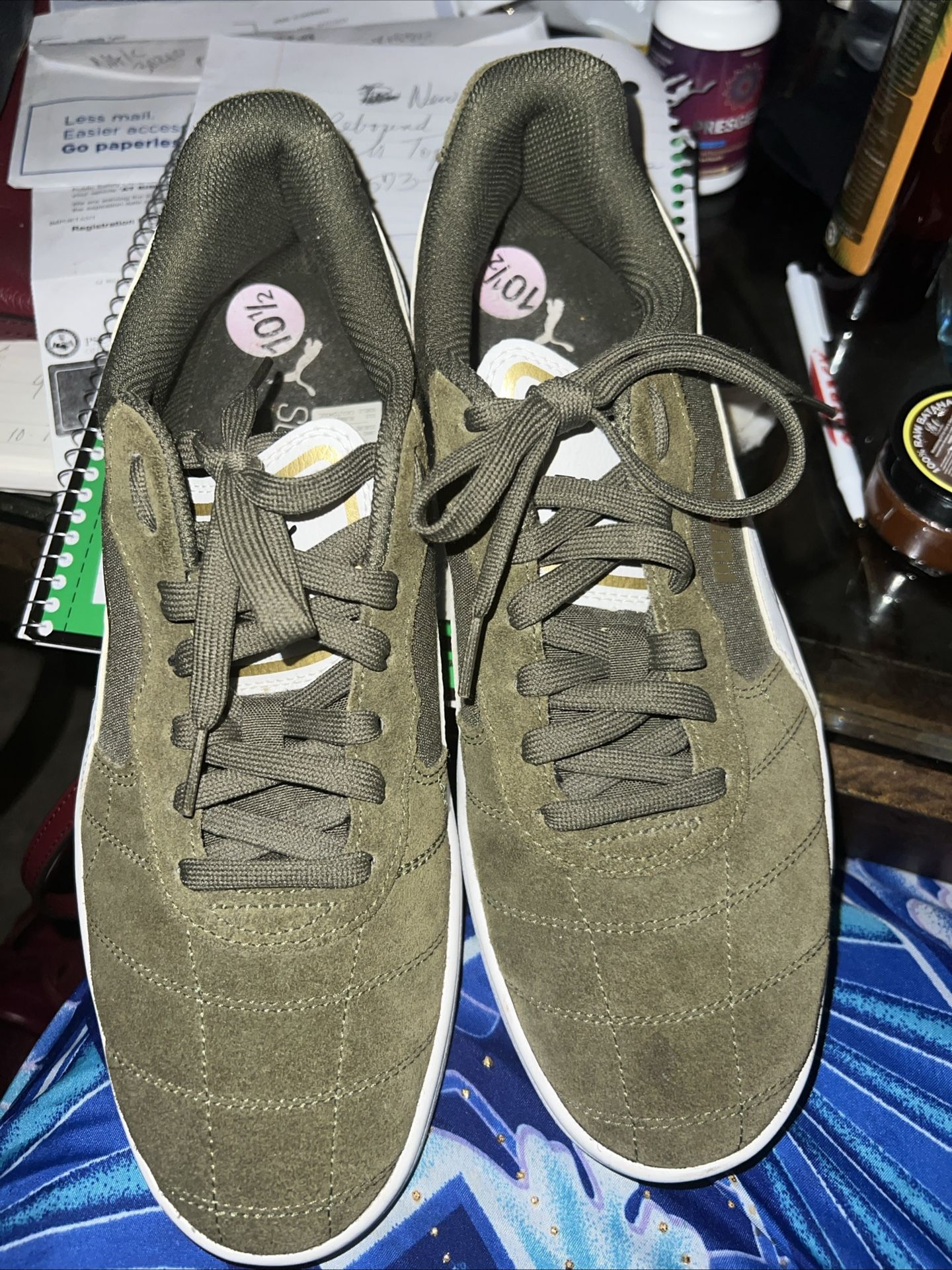 New Men’s Astro Kick Classic Sneakers In Olive Green/Forest Night An White