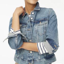 Zara Denim 1975 Classic Fitted Jean Jacket - size Small