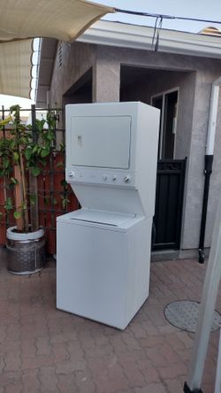 Stackable washer gas dryer