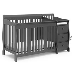 5 in 1 baby crib & changing table : STORKRAFT