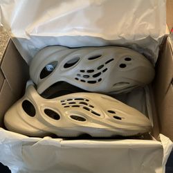 Yeezy Foam Runner Stone Taupe Size 13 Brand New