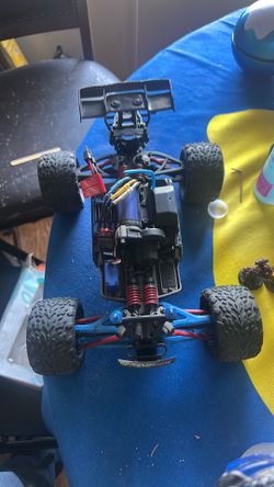 traxxas revo 1/16 vxL