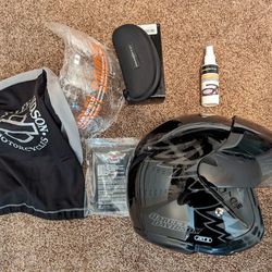 Harley Davidson Helmet And Gloves 
