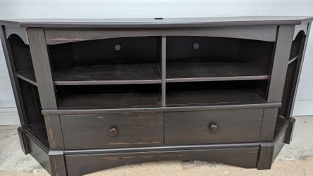 Corner Wall TV Unit. Can Use In Center Of The Room As Well