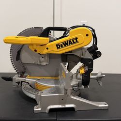 DWS716- 12-inch, 15-amp, corded, double-bevel compound miter saw