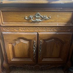 Queen Bed Set   Wood. 