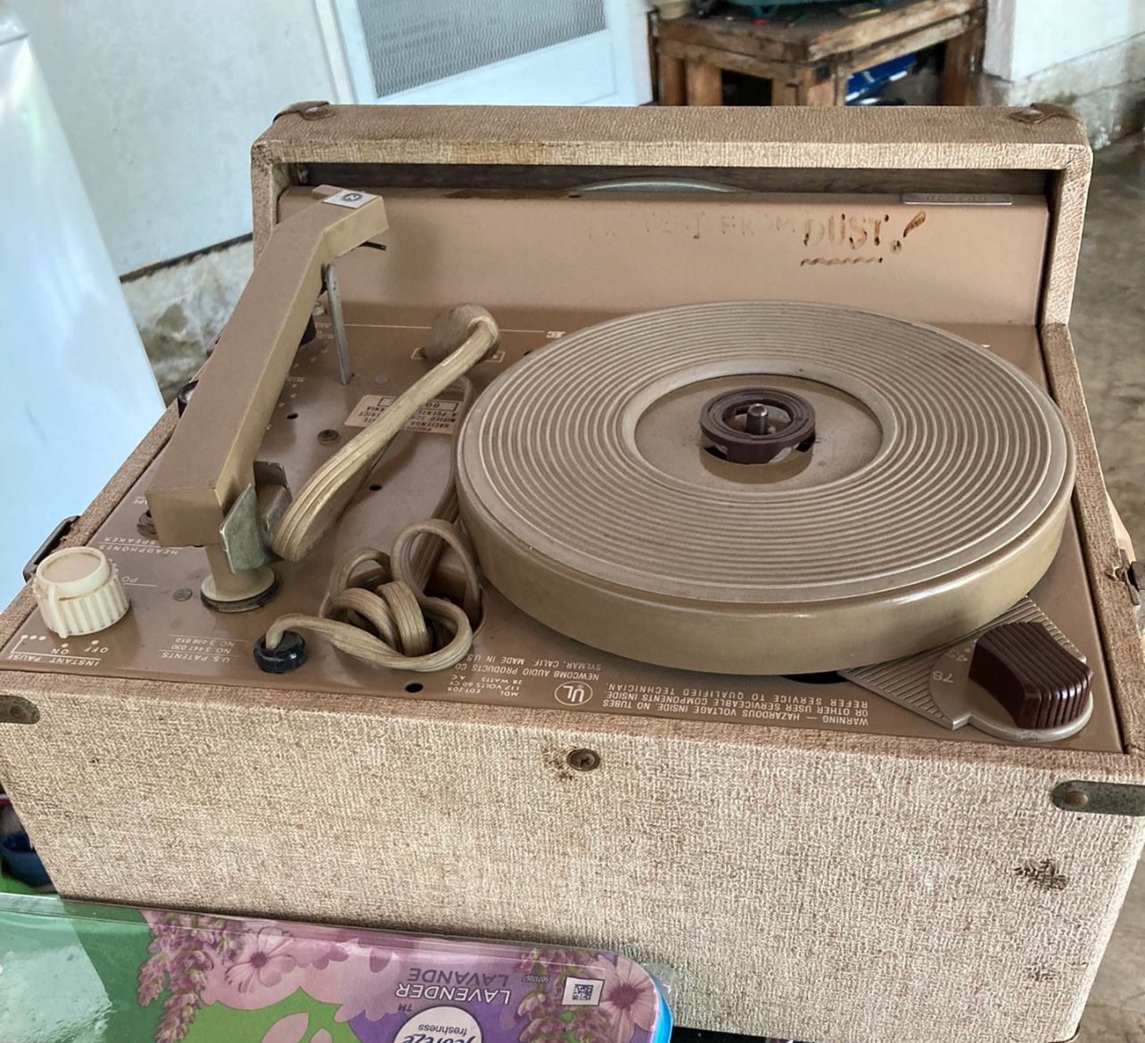 Newcomb Antique Classic Record Player *Rare*