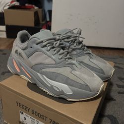 Yeezy 700