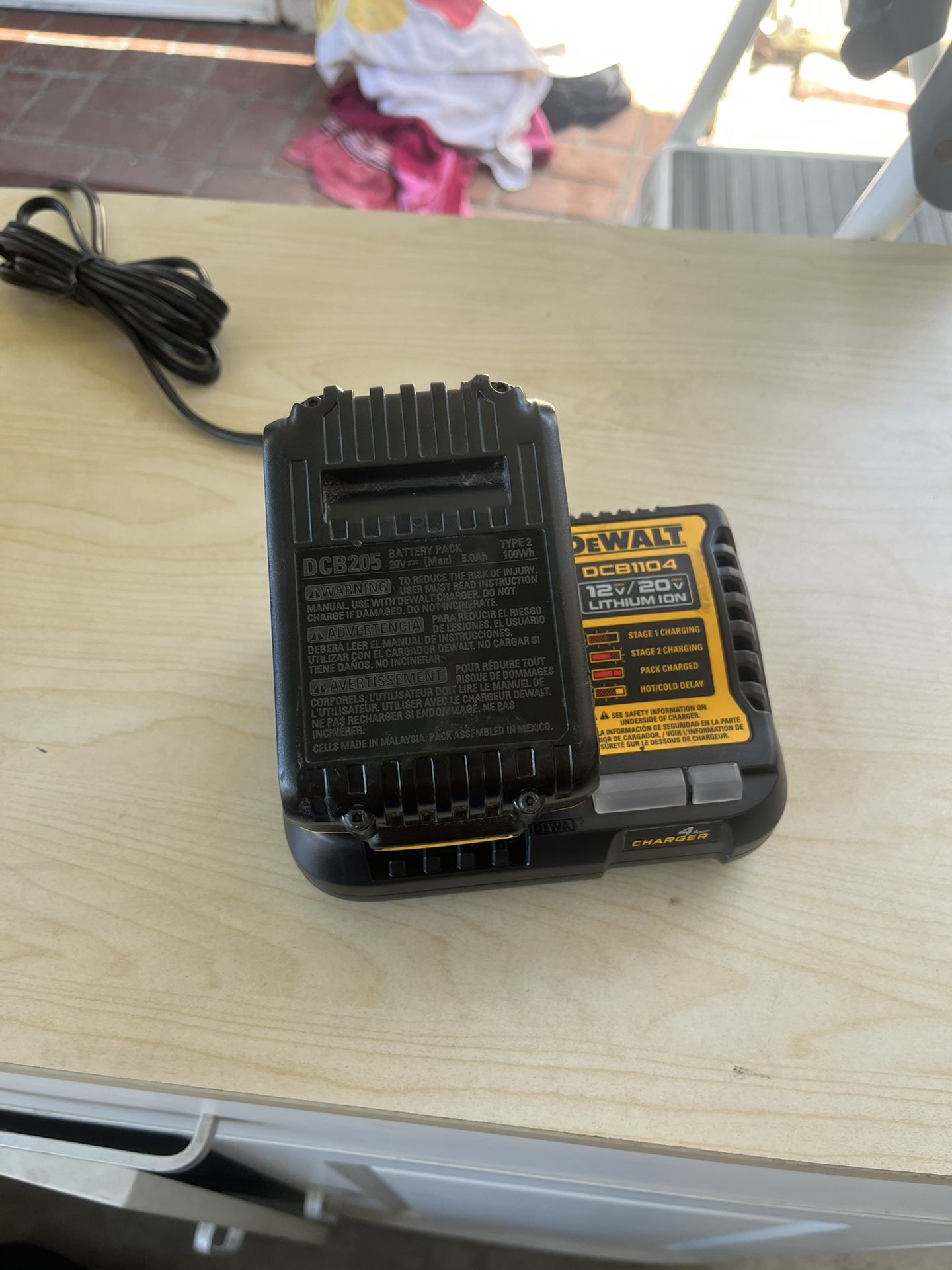 Dewalt charging 5.o