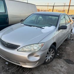 2005 TOYOTA CAMRY LE
