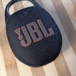 BOOGIE ANYWHERE,  JBL CLIP 5