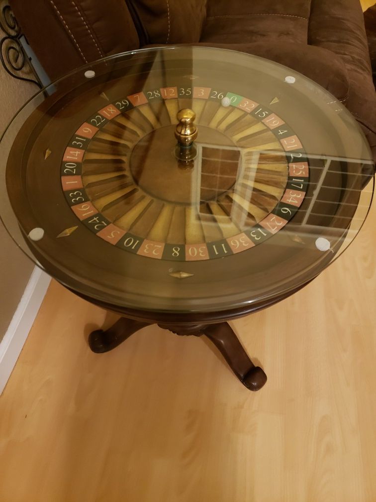 Roulette side table