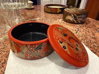 Japanese Style Laquer Storage Box (Red)