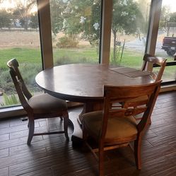 6ft Round  REAL OAK TABLE 