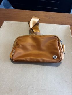 Lululemon Everywhere Belt Bag