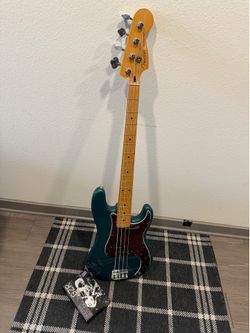 Upgraded Fender Player II Precision Maple Fingerboard Limited-Edition Bass Guitar - Ocean Turquoise