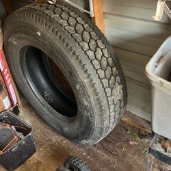 295/75r22.5 