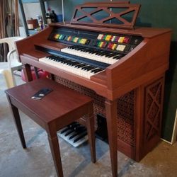 Lowrey Electric ORGAN Piano Genie 88 Walnut Vintage  Keyboard