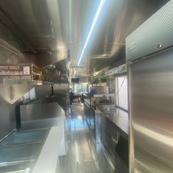2015 Freight liner MT-45 Fully Equipped Food Truck 