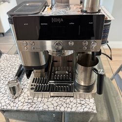Ninja Luxe Cafe Espresso Machine