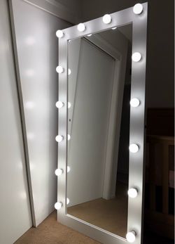 Vanity mirror