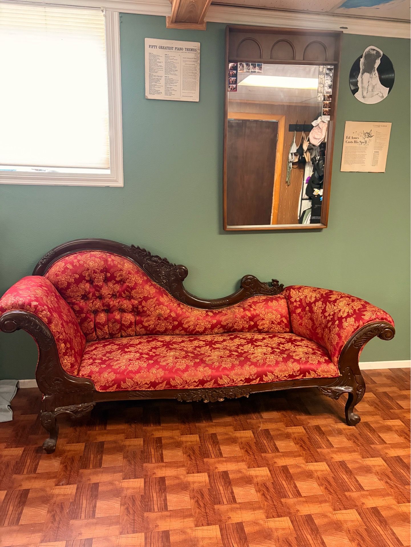 Vintage Fainting Couch