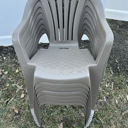 7 plastic outdoor chairs