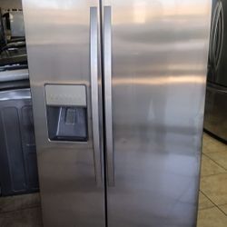 Samsung Refrigerator Works Great 