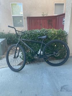 Throne Goon 29 inch