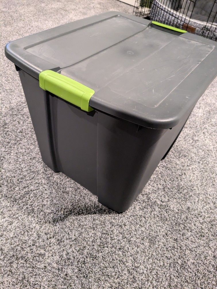 2 Matching 18 Gallon Totes