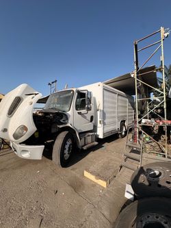 2015 Freightliner M2 106