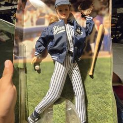 Barbie 1999 New York Yankees Baseball Collection Edition Doll