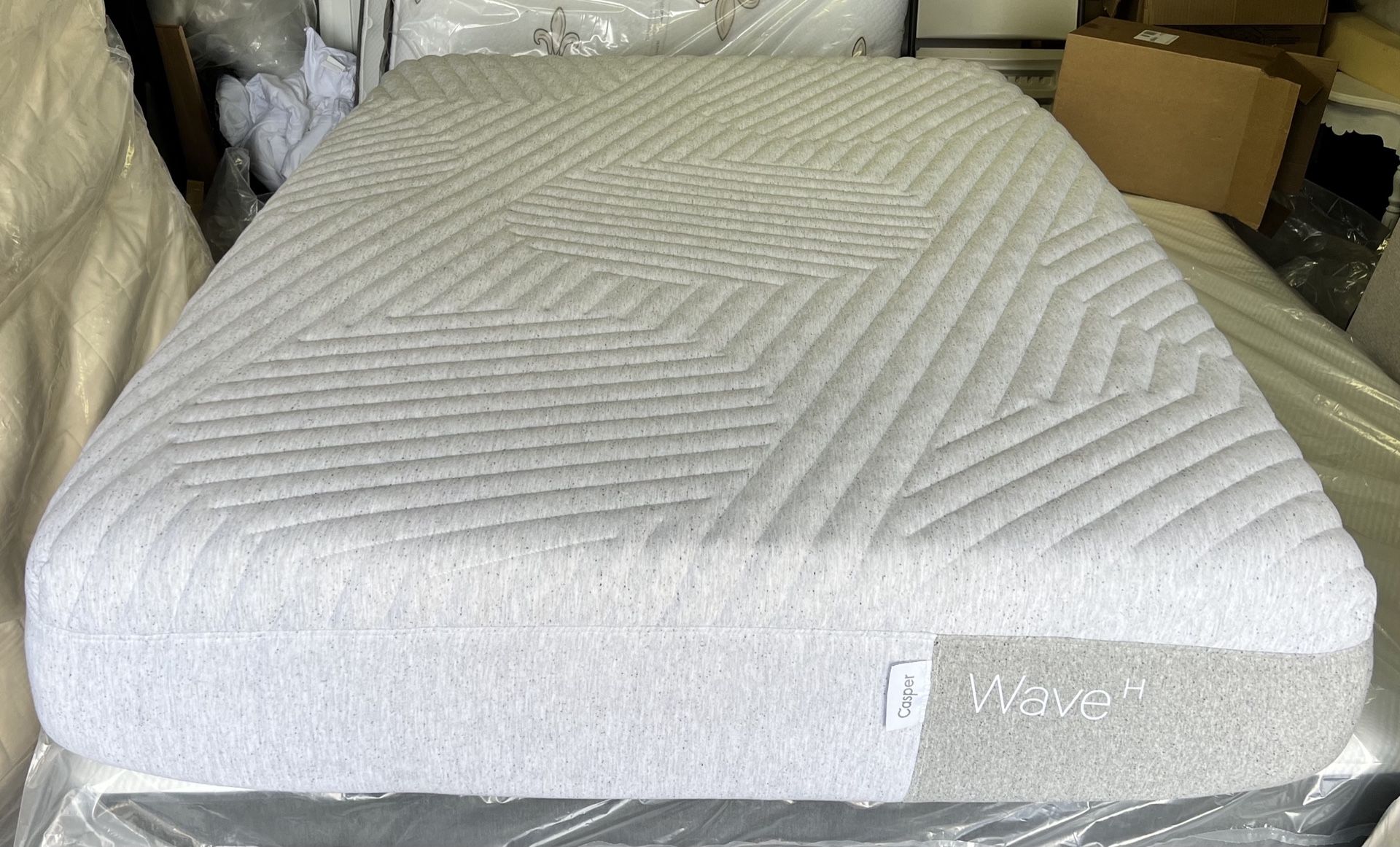 Full Size Casper Wave Hybrid Mattress (Excellent Condition)