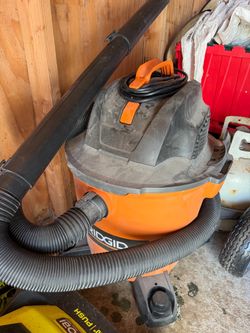 Rigid 12 gal shop vacuum